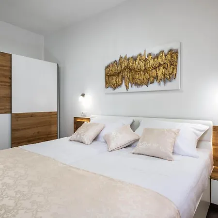 Amazing In With Kitchen *