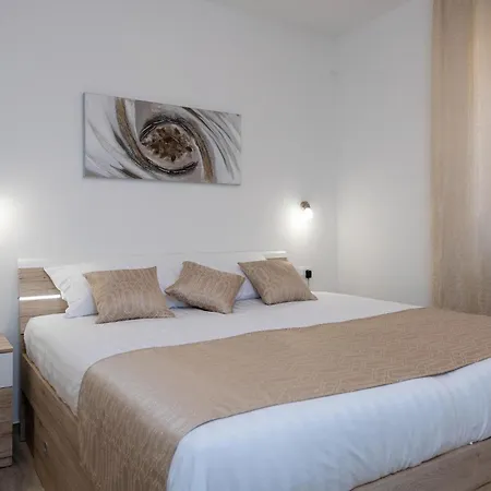 Vakantiehuis Amazing In With Kitchen