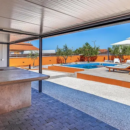 Amazing In With Kitchen *