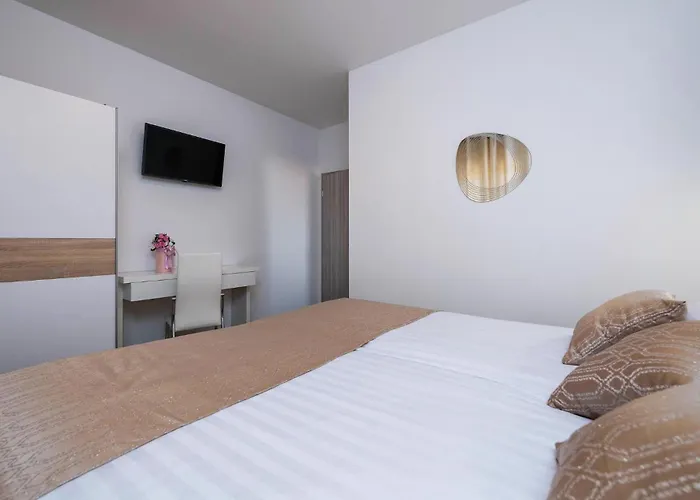 Amazing In With Kitchen בית נופש פולה