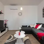 Pet Friendly In * Pula