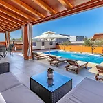 Pet Friendly In