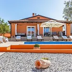 Pet Friendly In Holiday home *