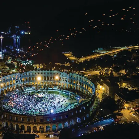 Amazing In With Kitchen Hébergement de vacances *