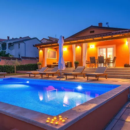 Holiday home Amazing In With Kitchen *