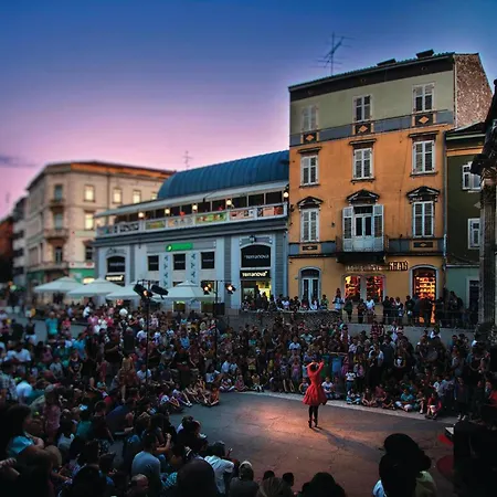 Hébergement de vacances Amazing In With Kitchen Pula