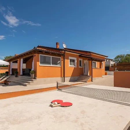 Holiday home Amazing In With Kitchen *