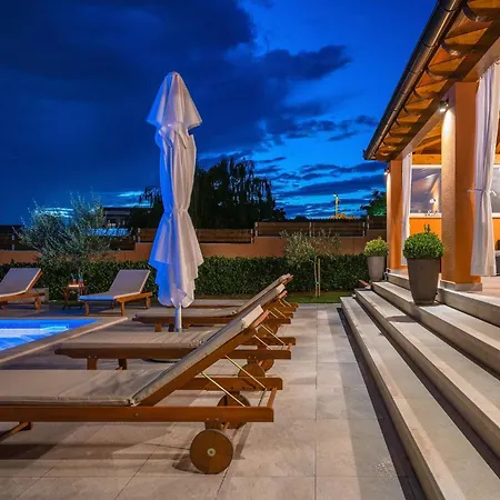 Pet Friendly In Ferienhaus Pula