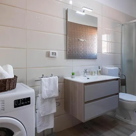 Amazing In With Kitchen Holiday home *