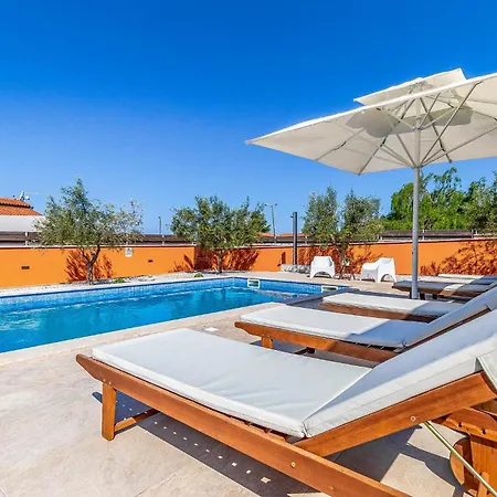 Ferienhaus Pet Friendly In Pula
