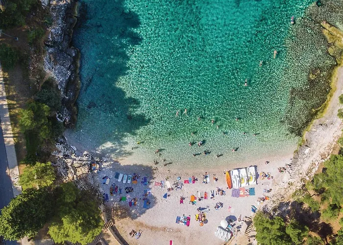 Vikendica Amazing In With Kitchen Pula