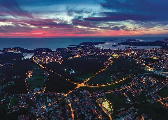 Amazing In With Kitchen Holiday home Pula