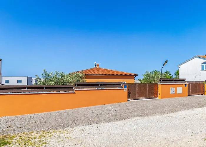 Vikendica Amazing In With Kitchen *