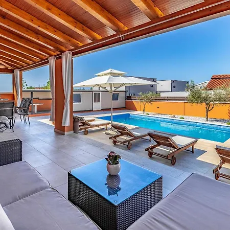 Amazing In With Kitchen